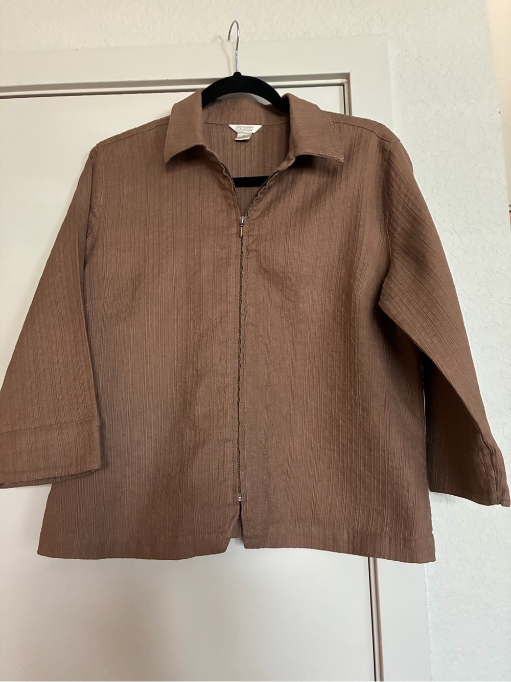 Christopher & Banks chocolate Brown Lightweight Zip-Front Jacket/top.  Size M